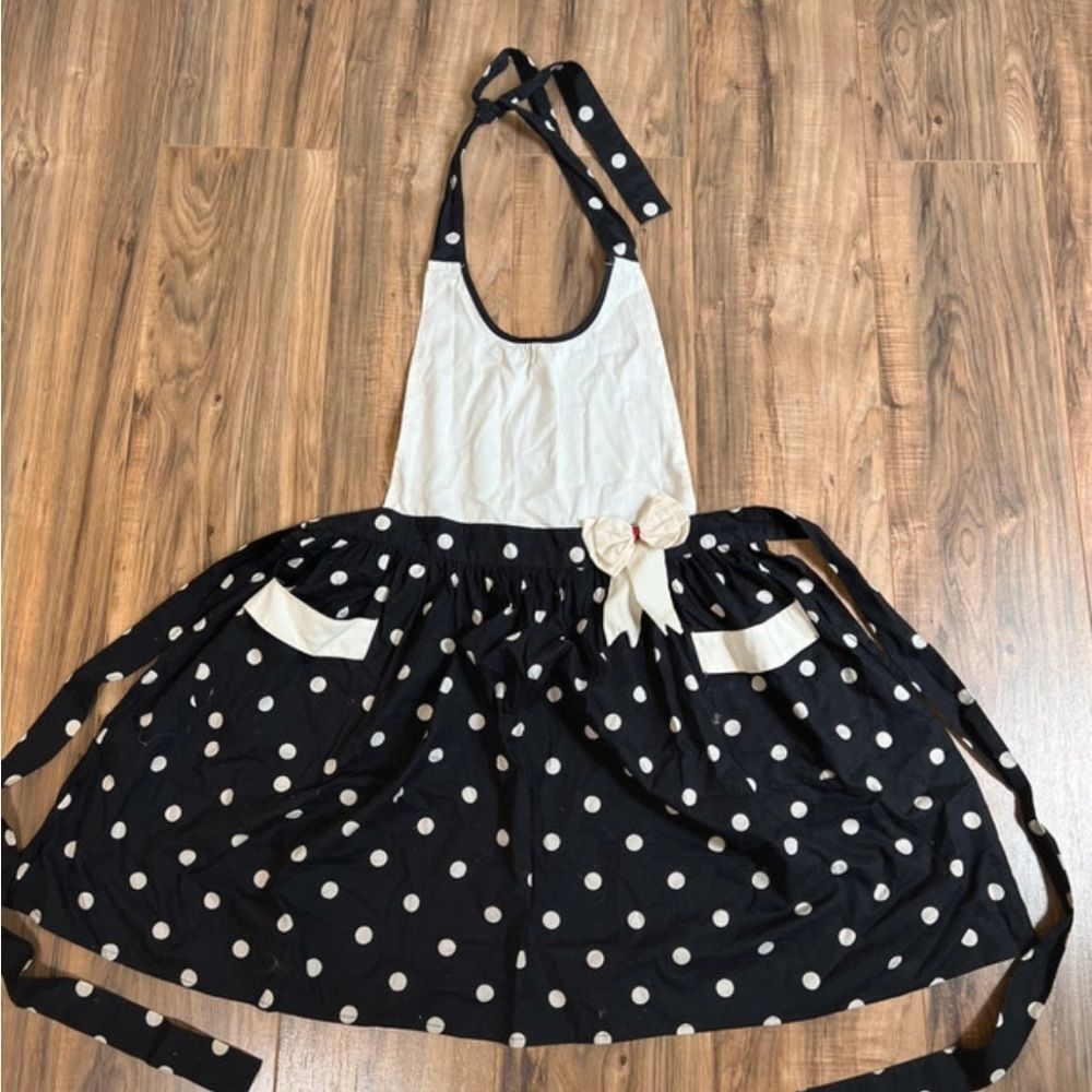 Sur la table apron